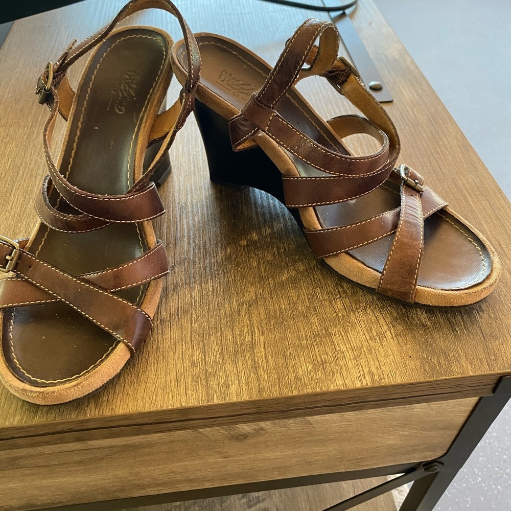 Brown sandals wedges
